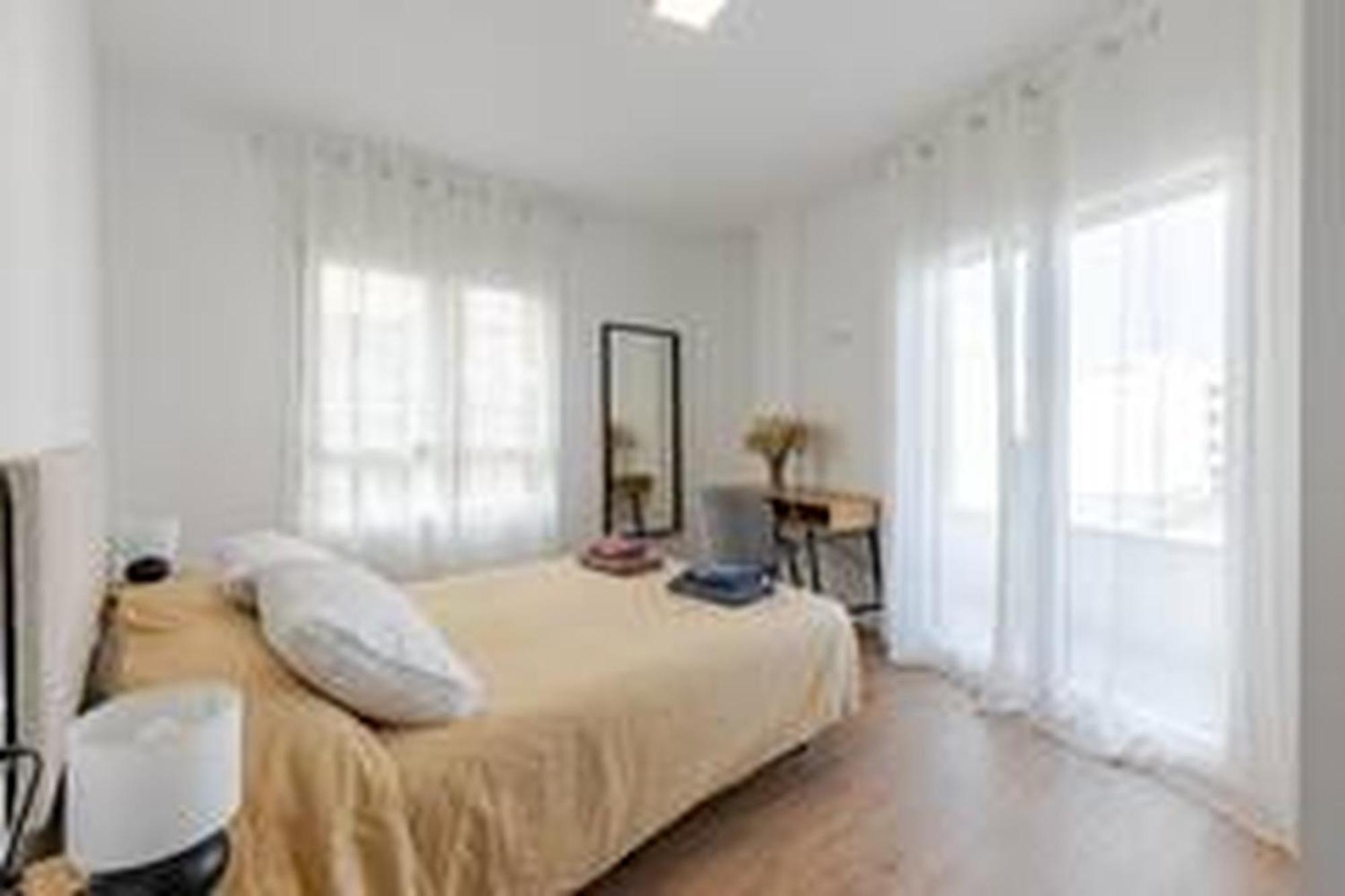Apartamentos Nuevo Con Aire Y Wifi Águilas Exteriör bild